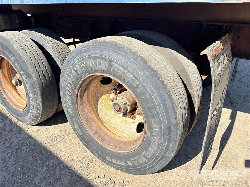 Midland XL2100 15 ft T/A Pup Dump Trailer Bañera