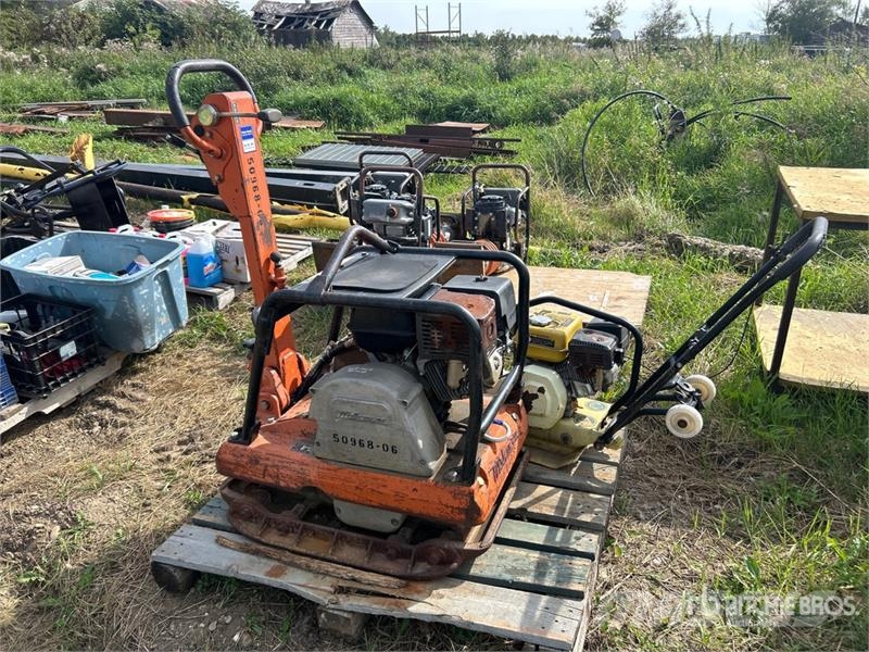 Mikasa MVH-402GH and Loncin MS10 Vibratory Plate Compacto 진동롤러