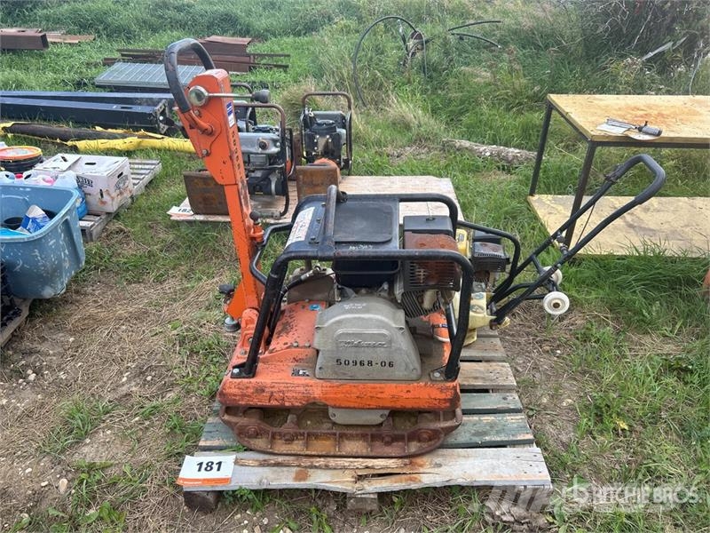 Mikasa MVH-402GH and Loncin MS10 Vibratory Plate Compacto Tärylevyt
