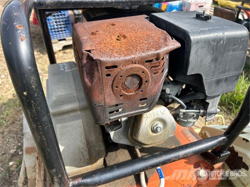 Mikasa MVH-402GH and Loncin MS10 Vibratory Plate Compacto 진동롤러