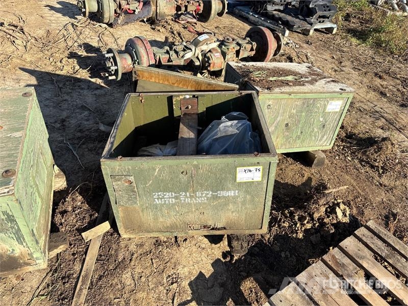  Military truck transmission معدات النقل - غير ذلك