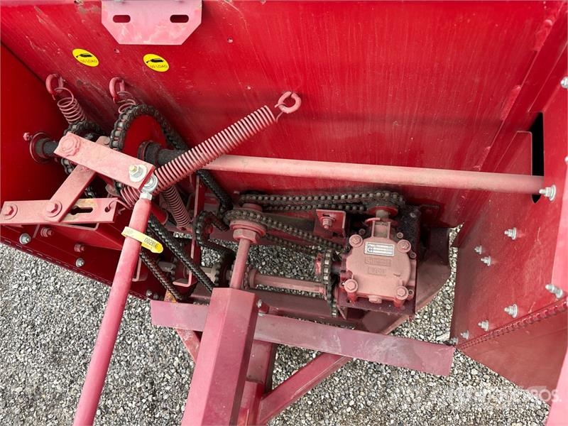 Mill Creek 706 S/A Hydraulic Side Discharge Row Mu Farm machinery