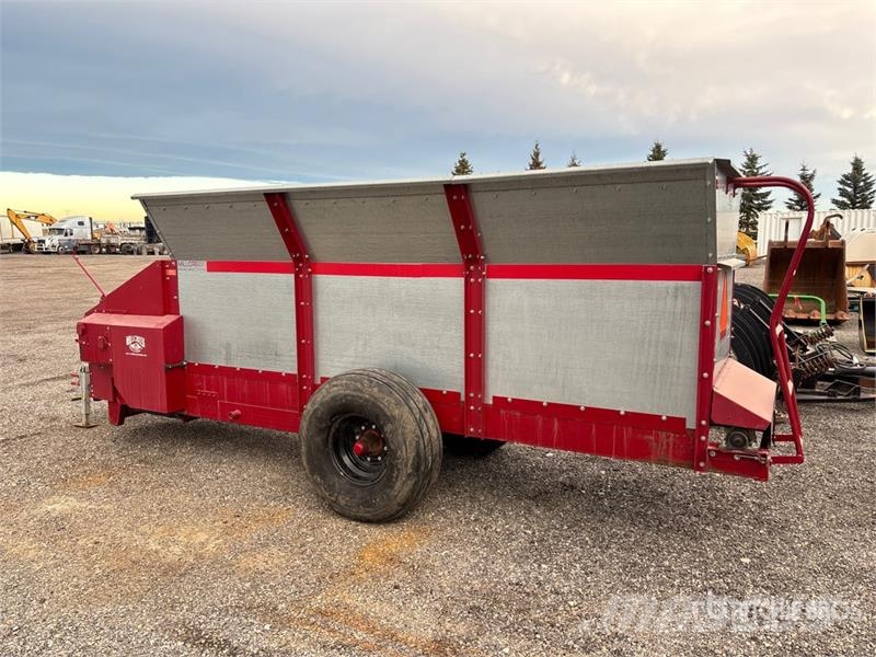 Mill Creek 706 S/A Hydraulic Side Discharge Row Mu Farm machinery