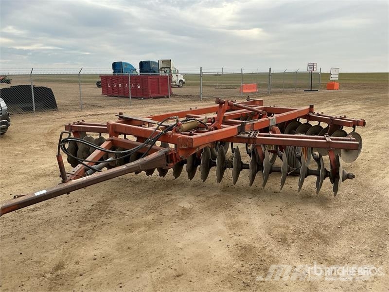 Miller 14 ft Offset Disc Diskaro