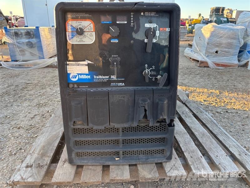 Miller 280 A Multi-Process Engine Driven Welder (Inoperab ماكينات لحام