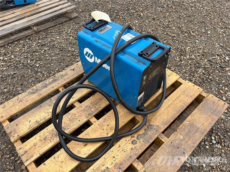 Miller 573 Electric Welder (Inoperable) Заваряващи машини