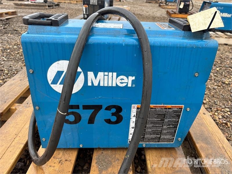 Miller 573 Electric Welder (Inoperable) Заваряващи машини