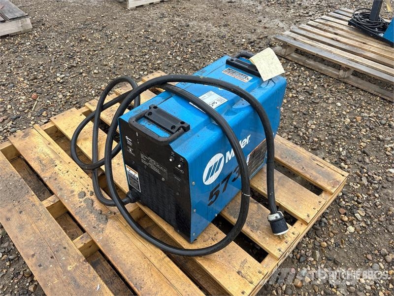 Miller 573 Electric Welder (Inoperable) Заваряващи машини