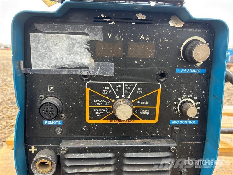Miller 573 Electric Welder (Inoperable) Заваряващи машини
