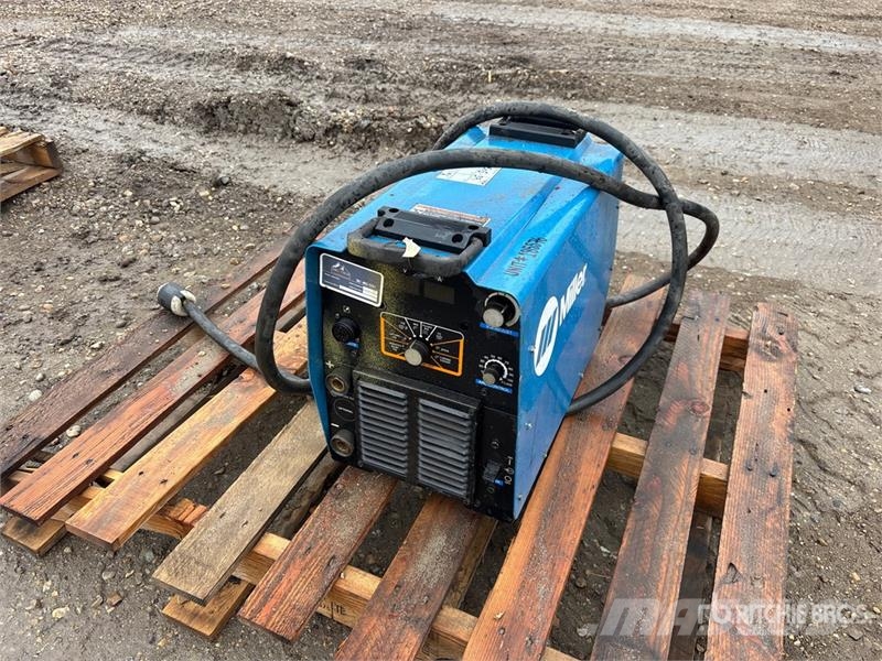 Miller 576 Electric Welder Заваряващи машини