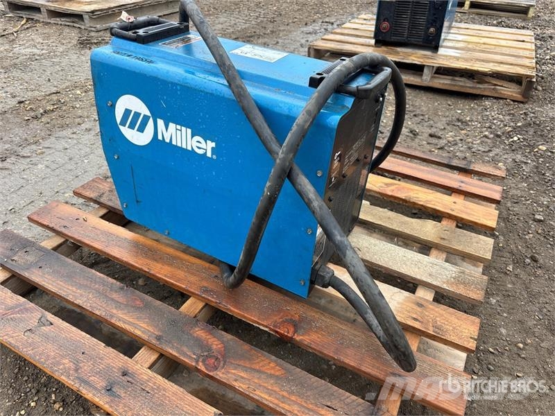 Miller 576 Electric Welder Заваряващи машини