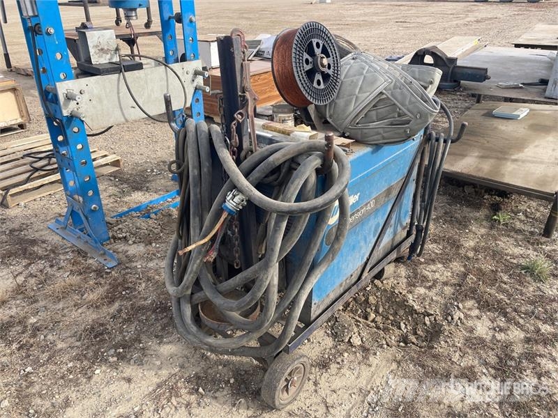 Miller Dimension 400 76 A Mobile Stick Electric Welder Schweissgeräte