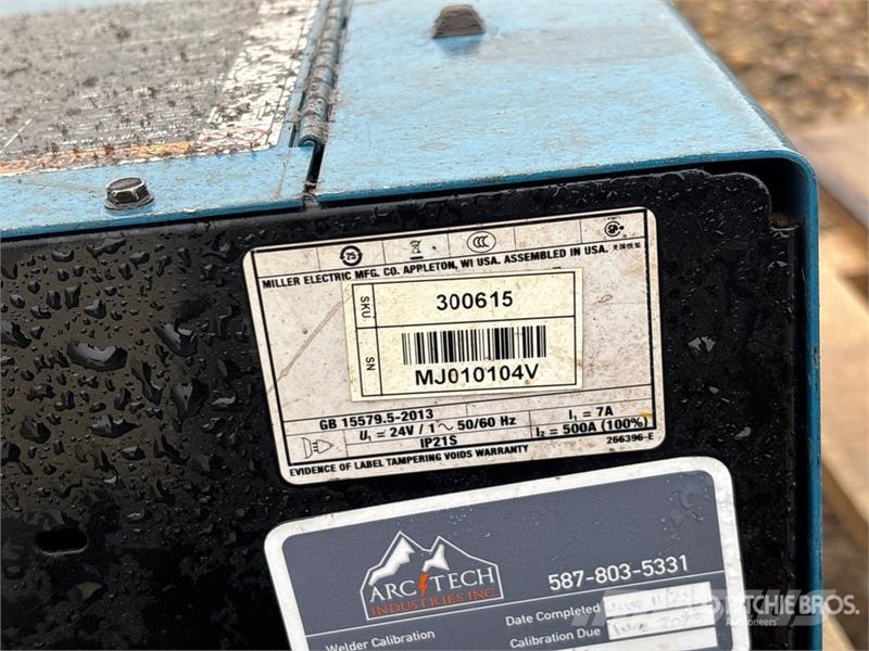 Miller Electric 24V Wire Feeder (Inoperable) Заваряващи машини