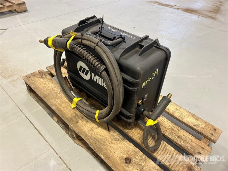 Miller Extreme 12VS Suitcase Wire Feeder Hitsauslaitteet