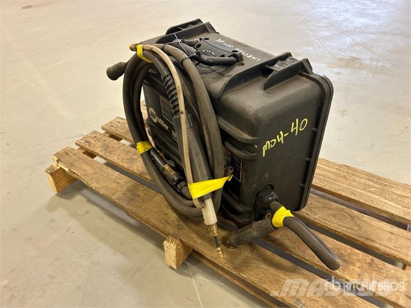 Miller Extreme 12VS Suitcase Wire Feeder Hitsauslaitteet