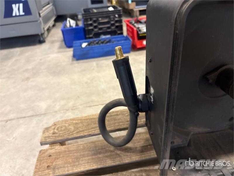 Miller Extreme 12VS Suitcase Electric Welder Keevitusagregaadid