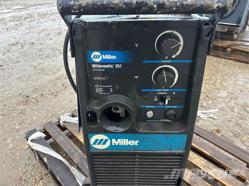 Miller matic 251 Svetsmaskiner