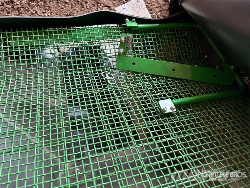 Miller of (2) Miller Bobcat 225 John Deere Air Cart Auger Soldadoras
