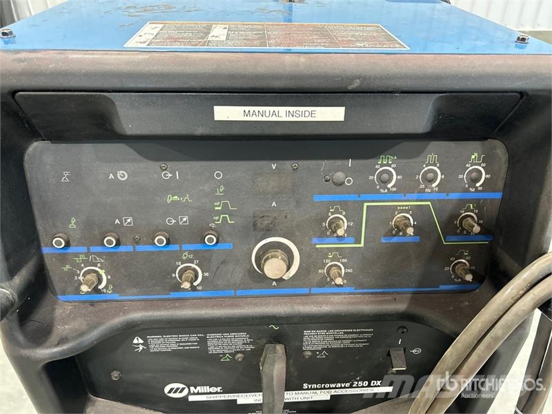 Miller Syncrowave 250DX TIG Electric Welder Poste à souder
