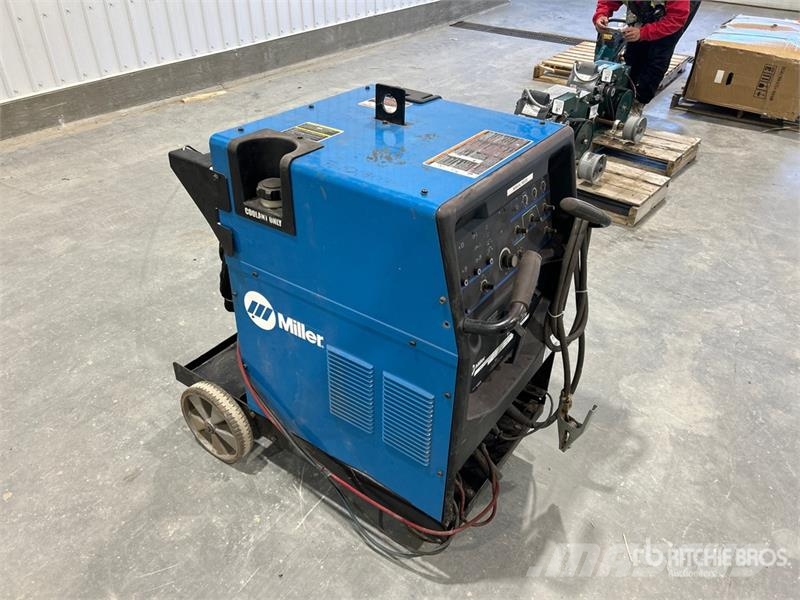 Miller Syncrowave 250DX TIG Electric Welder Poste à souder
