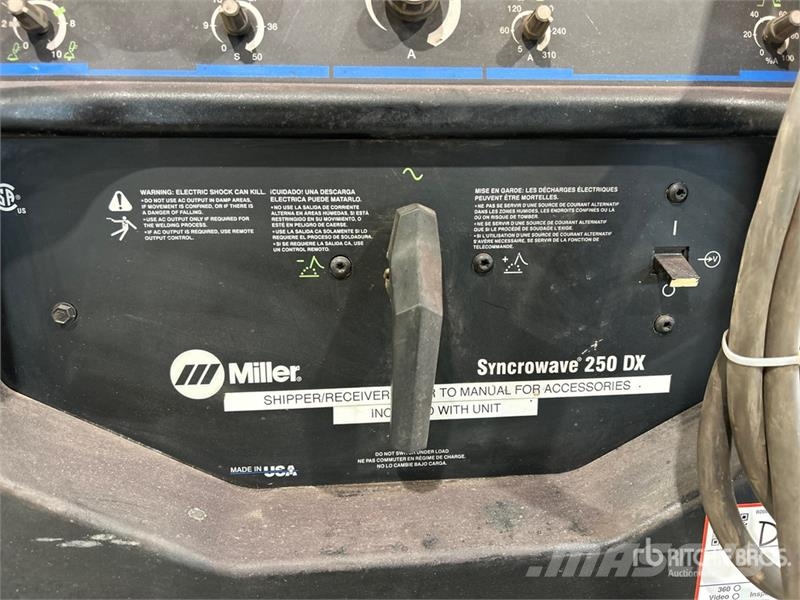 Miller Syncrowave 250DX TIG Electric Welder Poste à souder