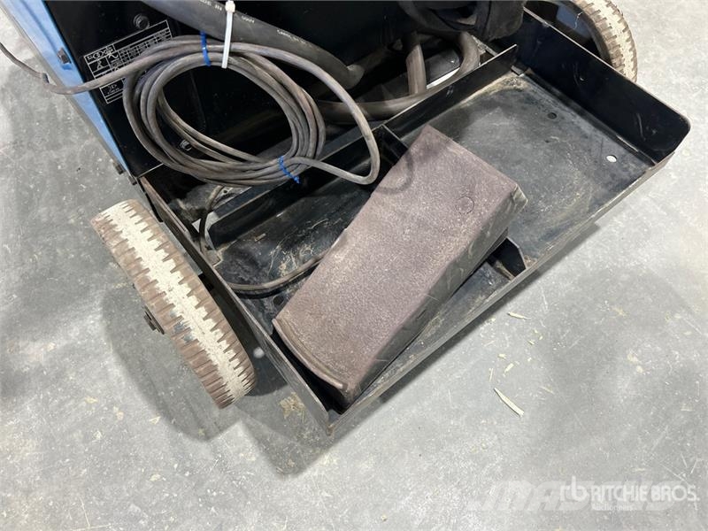 Miller Syncrowave 250DX TIG Electric Welder Poste à souder