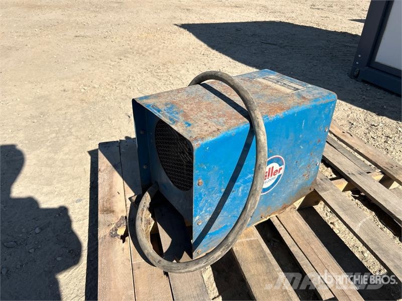 Miller Thunderbolt Mobile Electric Welder Svářecí stroje