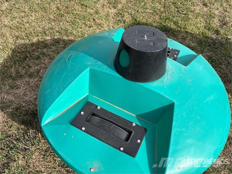  Mineral Feeder ماكينات وملحقات مواش أخرى