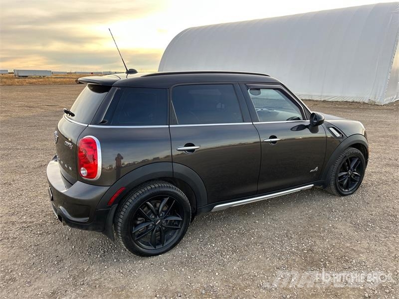 Mini Cooper ALL4 S AWD Automobile سيارات