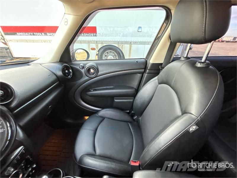 Mini Cooper ALL4 S AWD Automobile سيارات