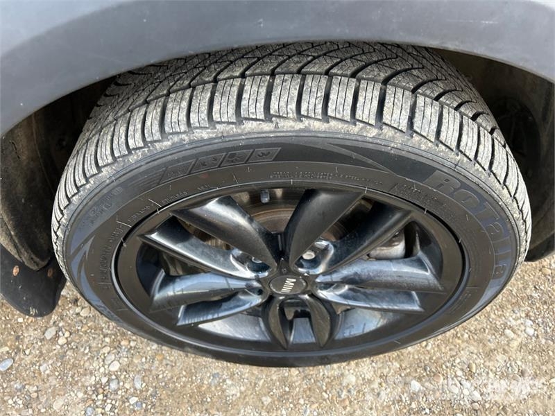 Mini Cooper ALL4 S AWD Automobile سيارات