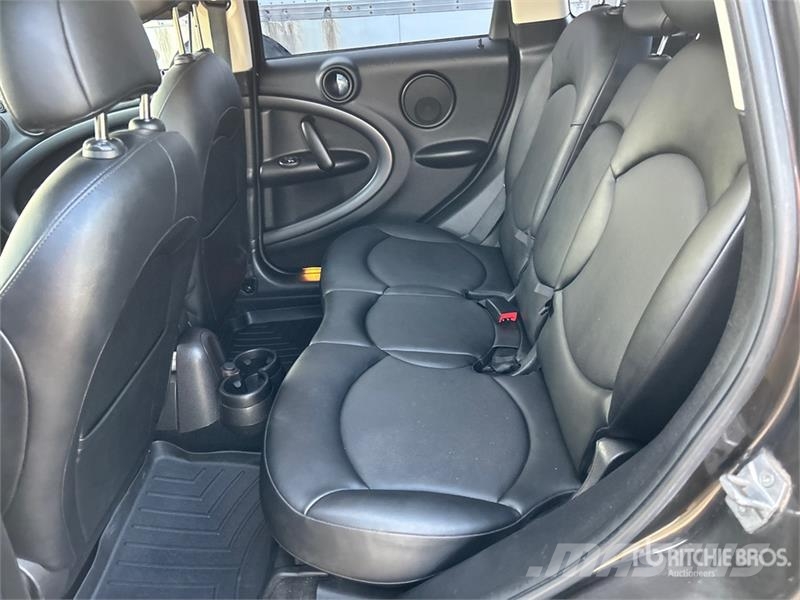 Mini Cooper ALL4 S AWD Automobile سيارات
