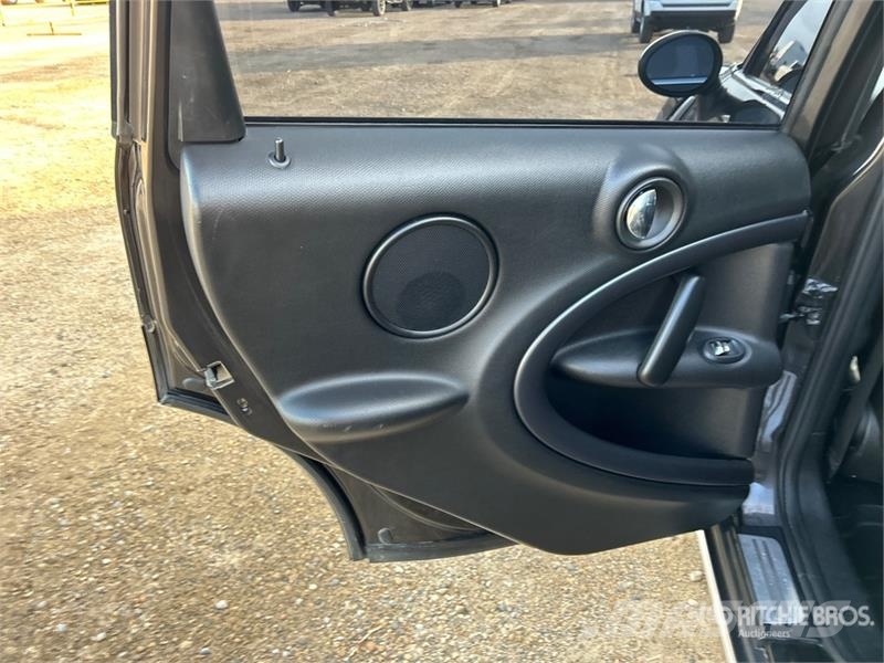 Mini Cooper ALL4 S AWD Automobile سيارات