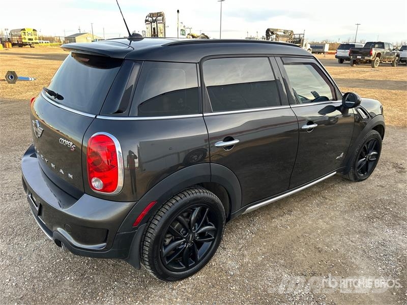 Mini Cooper ALL4 S AWD Automobile سيارات