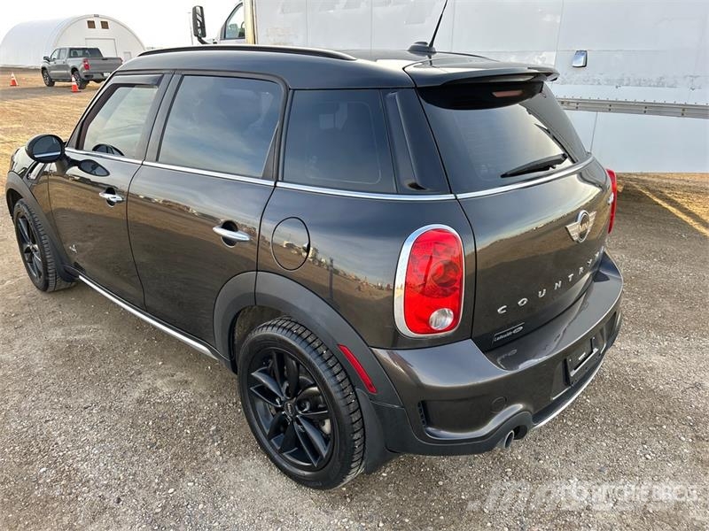 Mini Cooper ALL4 S AWD Automobile سيارات