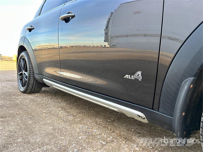 Mini Cooper ALL4 S AWD Automobile سيارات