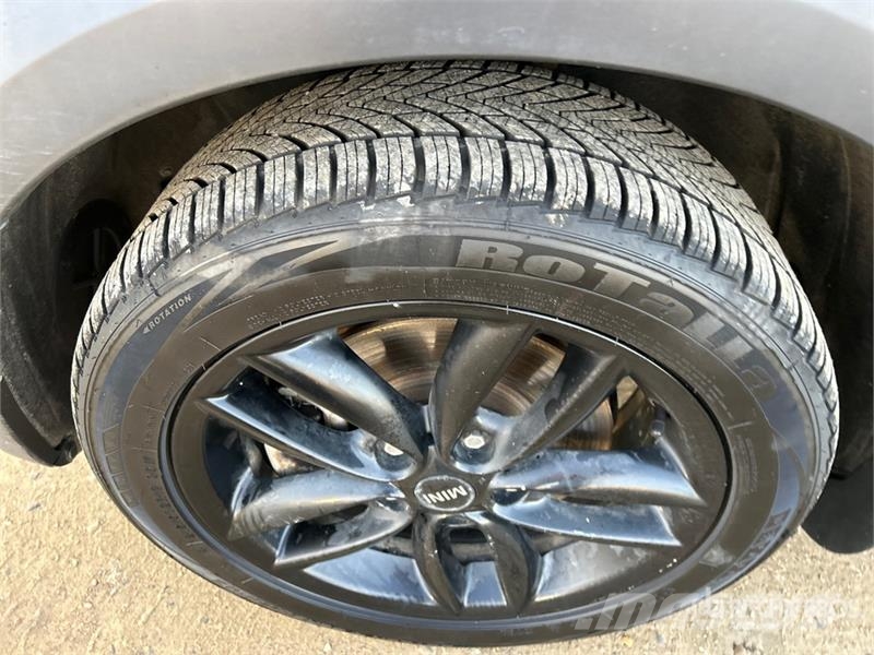 Mini Cooper ALL4 S AWD Automobile سيارات