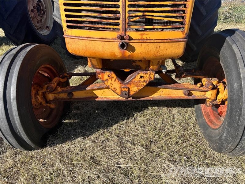 Minneapolis Moline 340A-4 2WD Wide Front Antique Tractor Traktorji