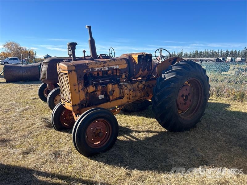 Minneapolis Moline 340A-4 2WD Wide Front Antique Tractor Traktorji