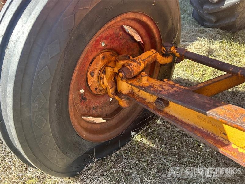 Minneapolis Moline 340A-4 2WD Wide Front Antique Tractor Traktorji