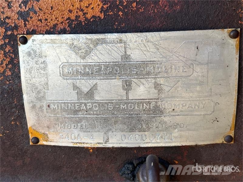 Minneapolis Moline 340A-4 2WD Wide Front Antique Tractor Traktorji