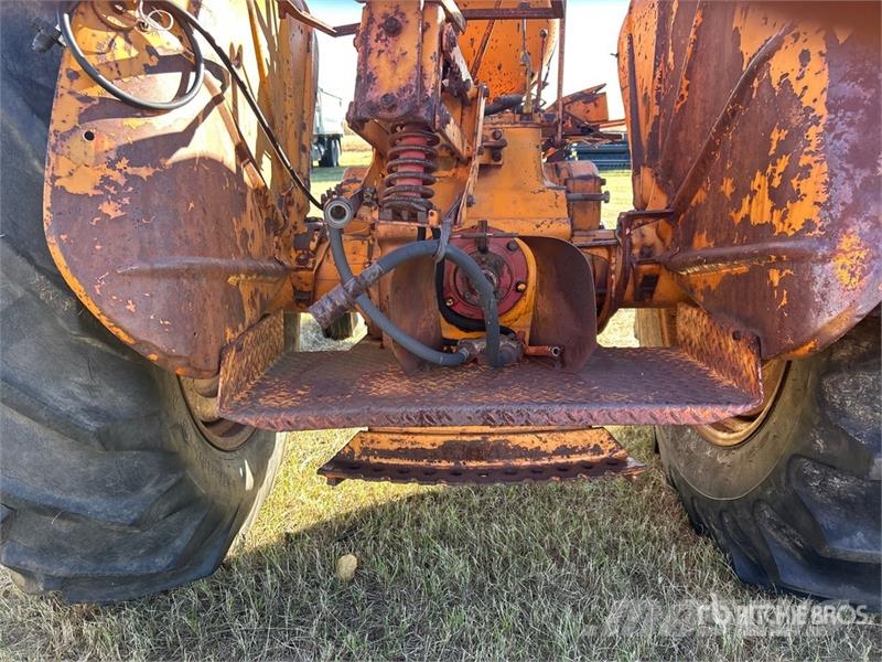 Minneapolis Moline 340A-4 2WD Wide Front Antique Tractor Traktorji
