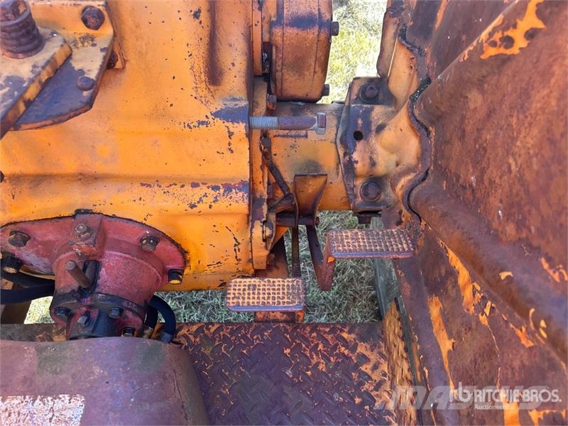 Minneapolis Moline 340A-4 2WD Wide Front Antique Tractor Traktorji