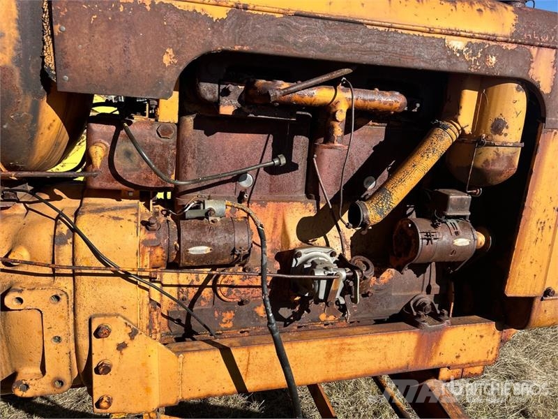 Minneapolis Moline 340A-4 2WD Wide Front Antique Tractor Traktorji