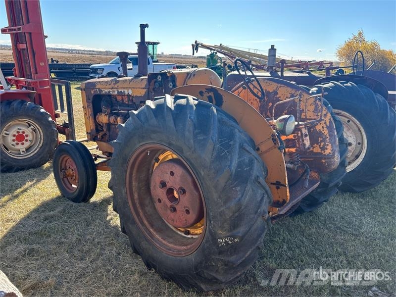 Minneapolis Moline 340A-4 2WD Wide Front Antique Tractor Traktorji