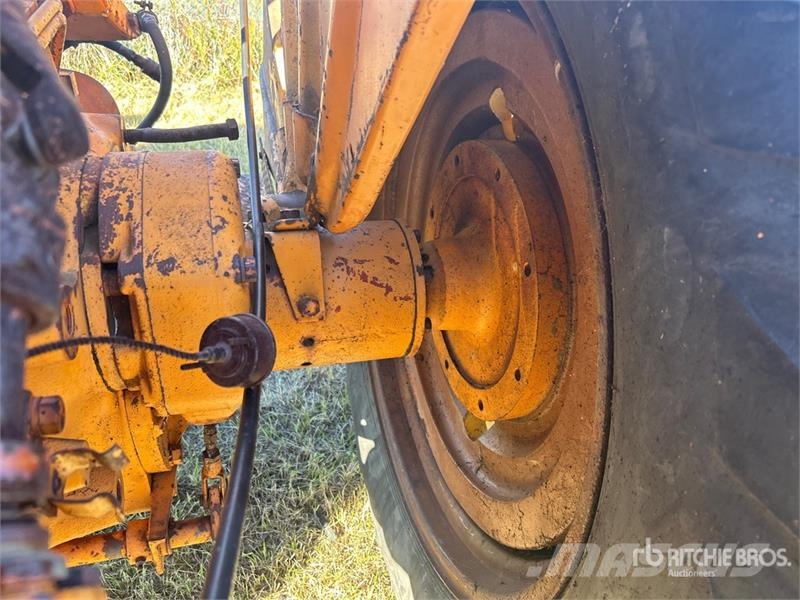 Minneapolis Moline 340A-4 2WD Wide Front Antique Tractor Traktorji