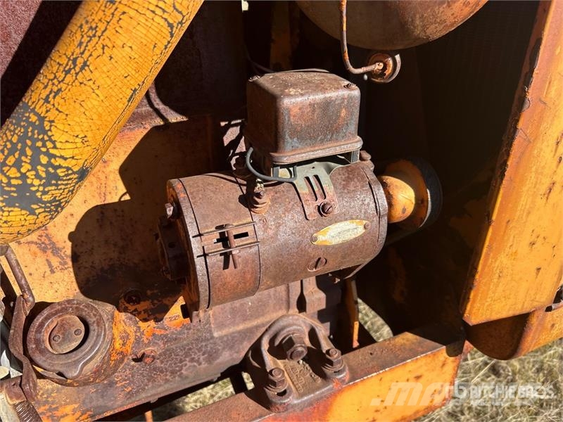 Minneapolis Moline 340A-4 2WD Wide Front Antique Tractor Traktorji