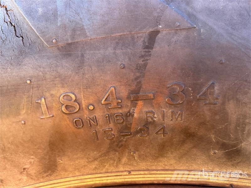 Minneapolis Moline 340A-4 2WD Wide Front Antique Tractor Traktorji