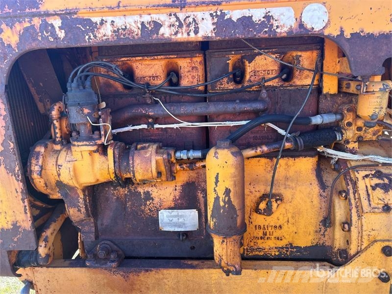 Minneapolis Moline 340A-4 2WD Wide Front Antique Tractor Traktorji