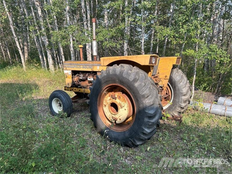 Minneapolis Moline M670 2WD Tractor Трактори